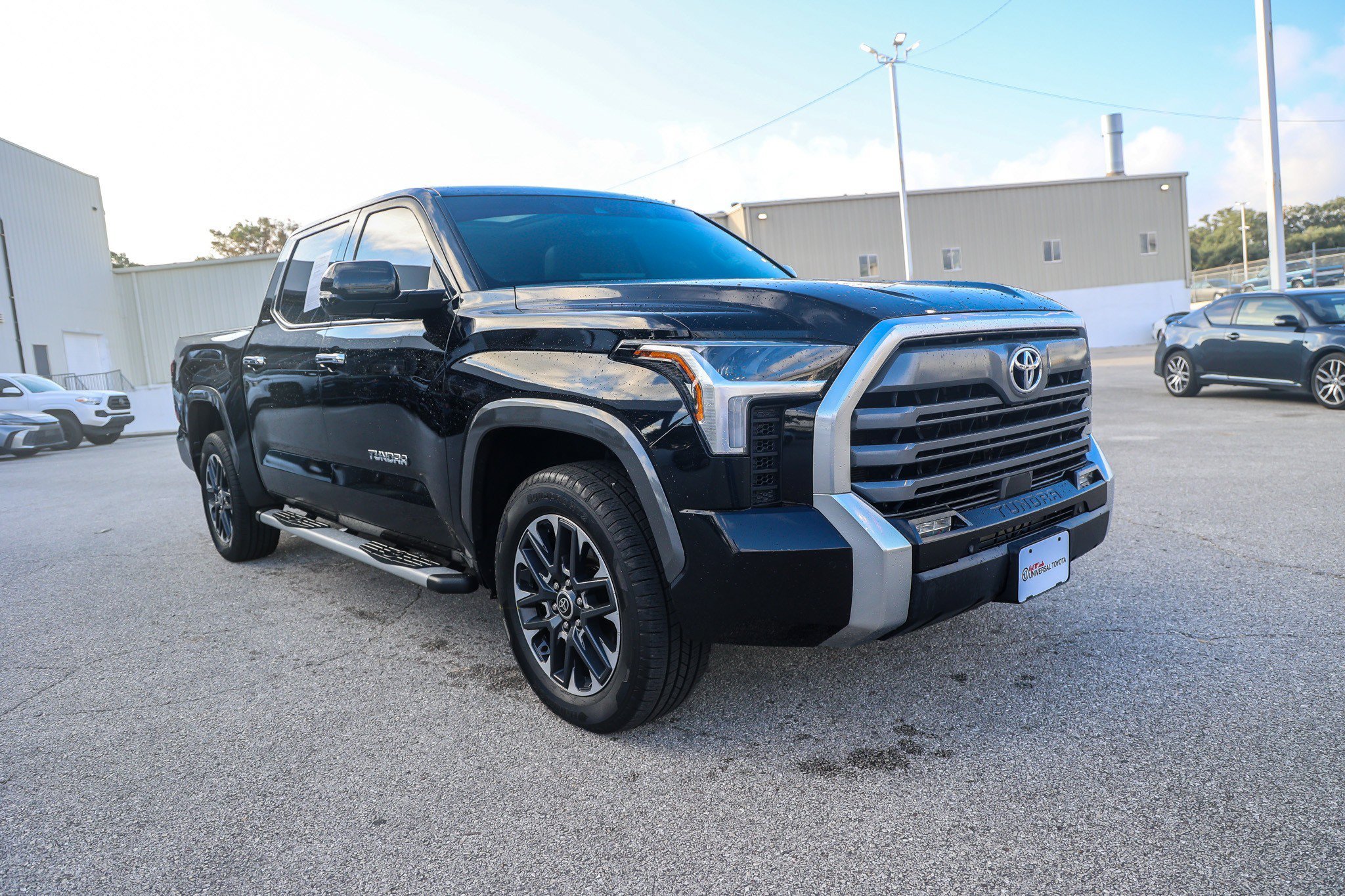 Used 2022 MIDNIGHT BLACK ME Toyota Limited image 4