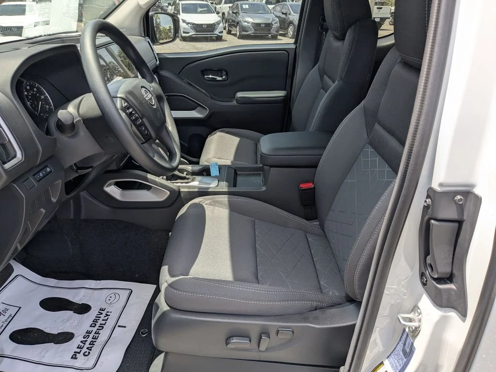 2025 Nissan Frontier SV - Photo 20