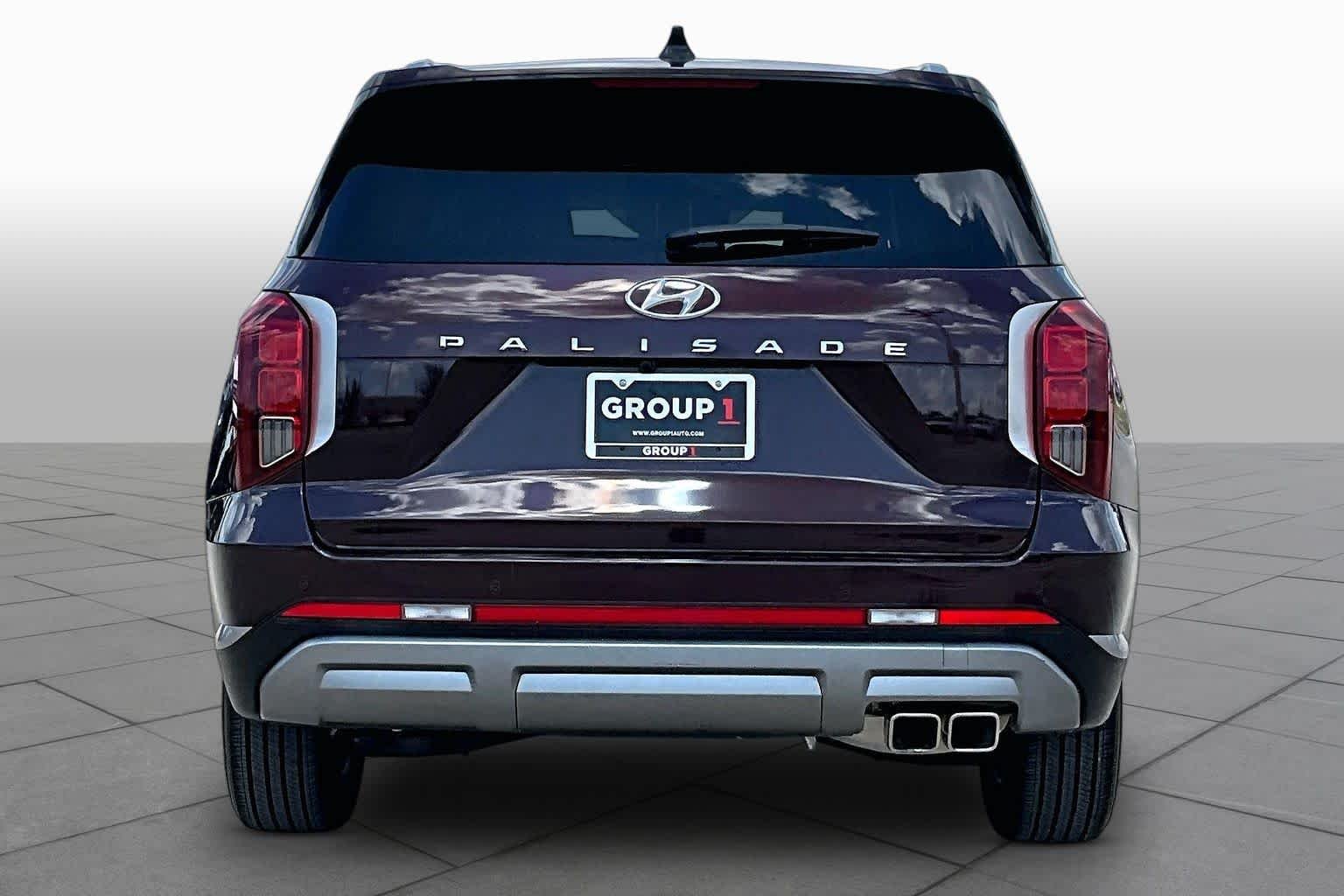Used 2025 Sierra Burgundy Hyundai SEL image 5