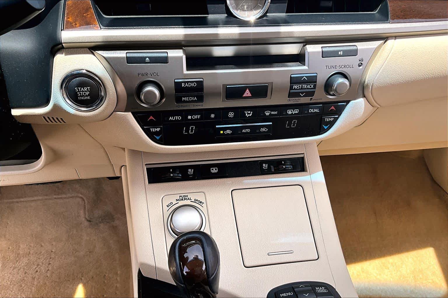 Used 2014 Obsidian Lexus  image 31