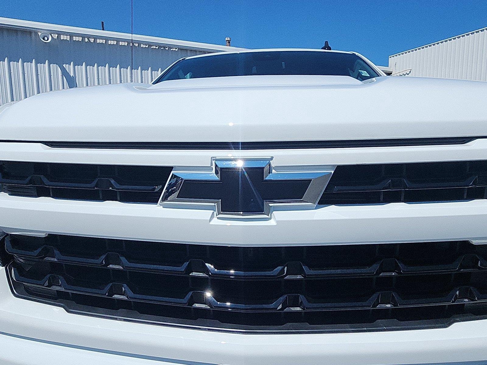 New 2026 Summit White Chevrolet RST image 14