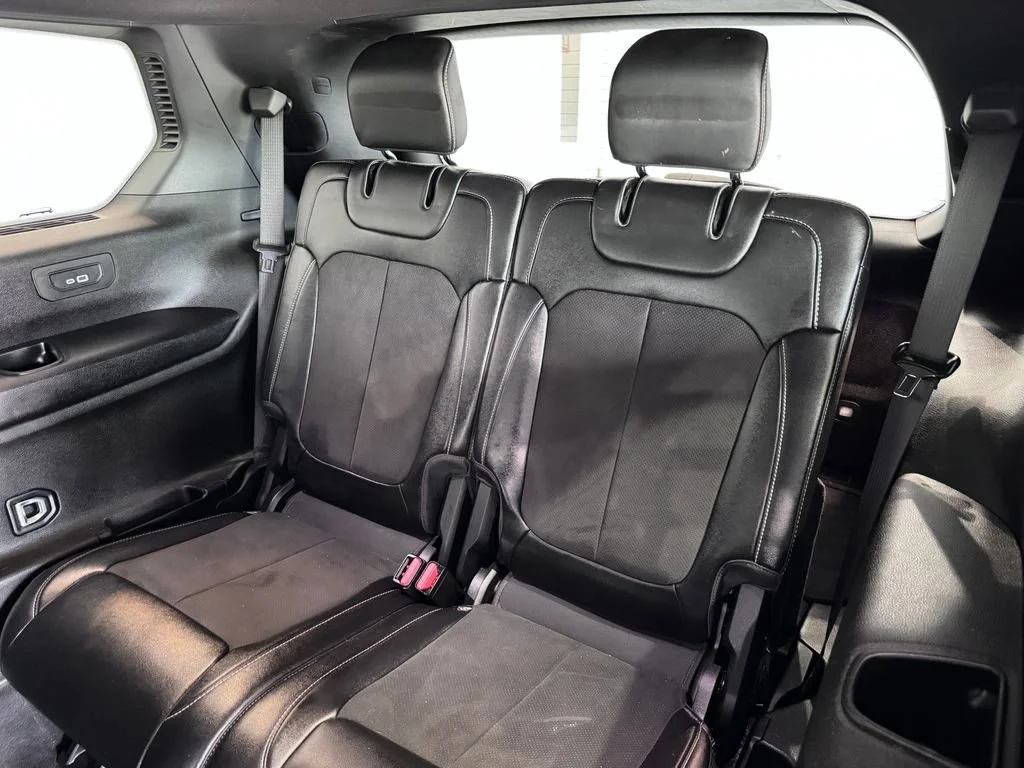 Used 2023 Diamond Black Cry Jeep Altitude image 10
