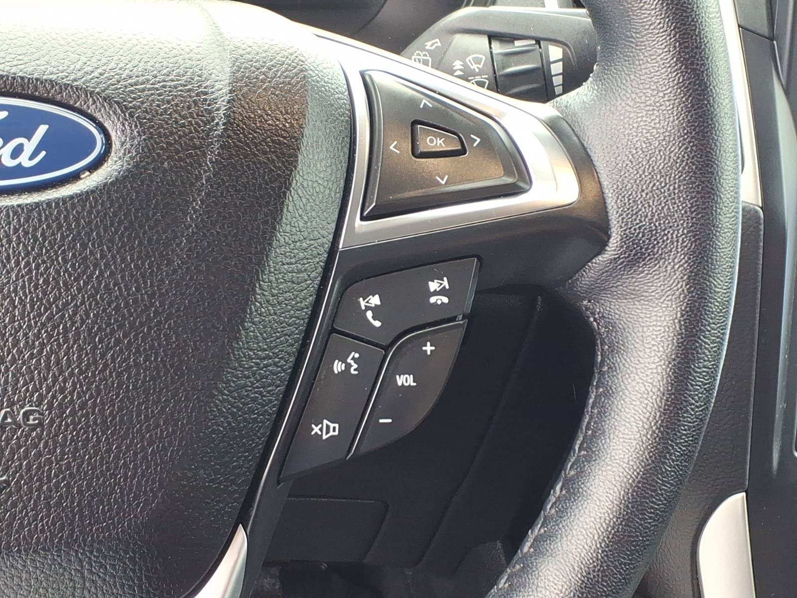 Used 2023  Ford SEL image 19