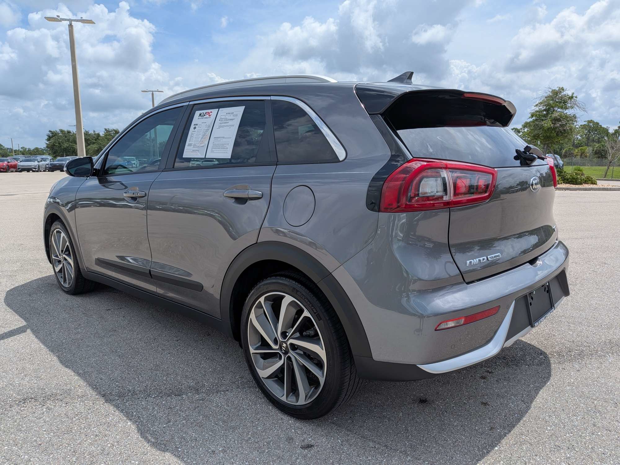 Used 2017 Metal Stream Kia Touring image 7
