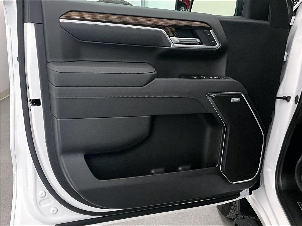 Used 2026 Summit White GMC Elevation image 9