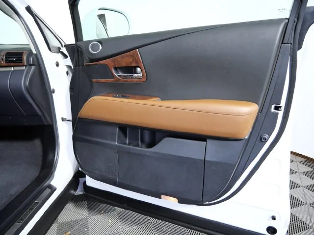 Used 2015  Lexus 350 image 9