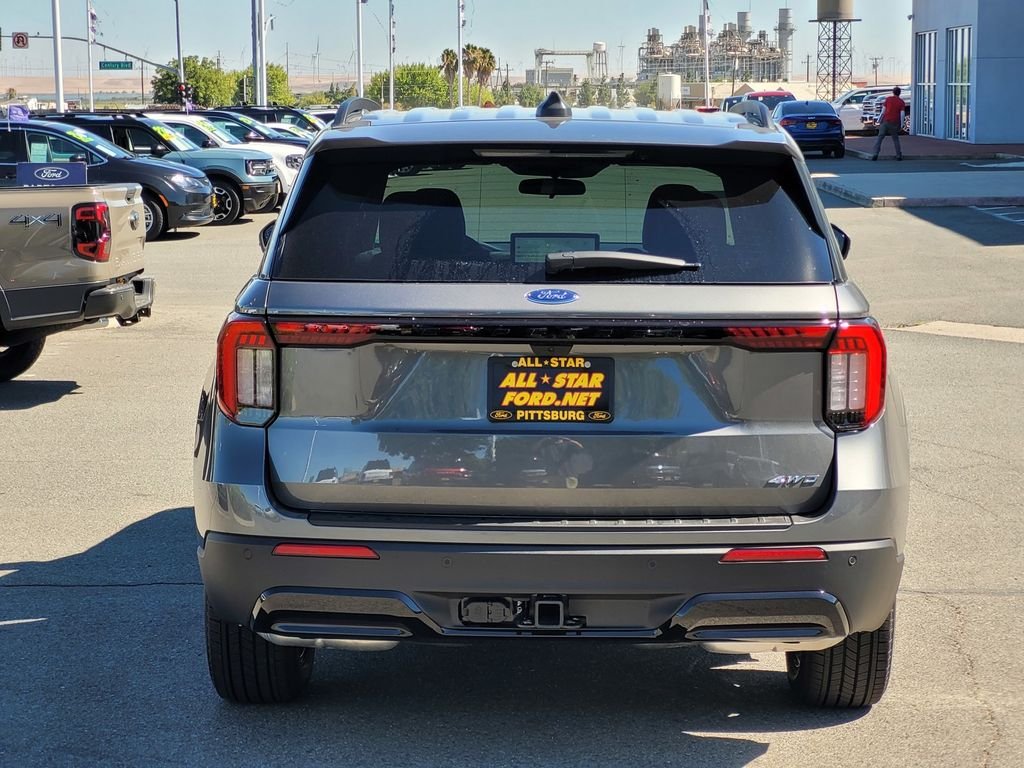 New 2026 Carbonized Gray Metallic Ford ST-Line image 4