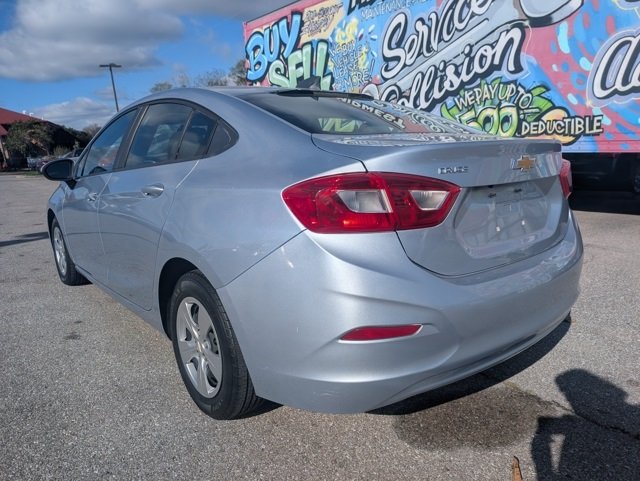 2017 Chevrolet Cruze LS photo 4