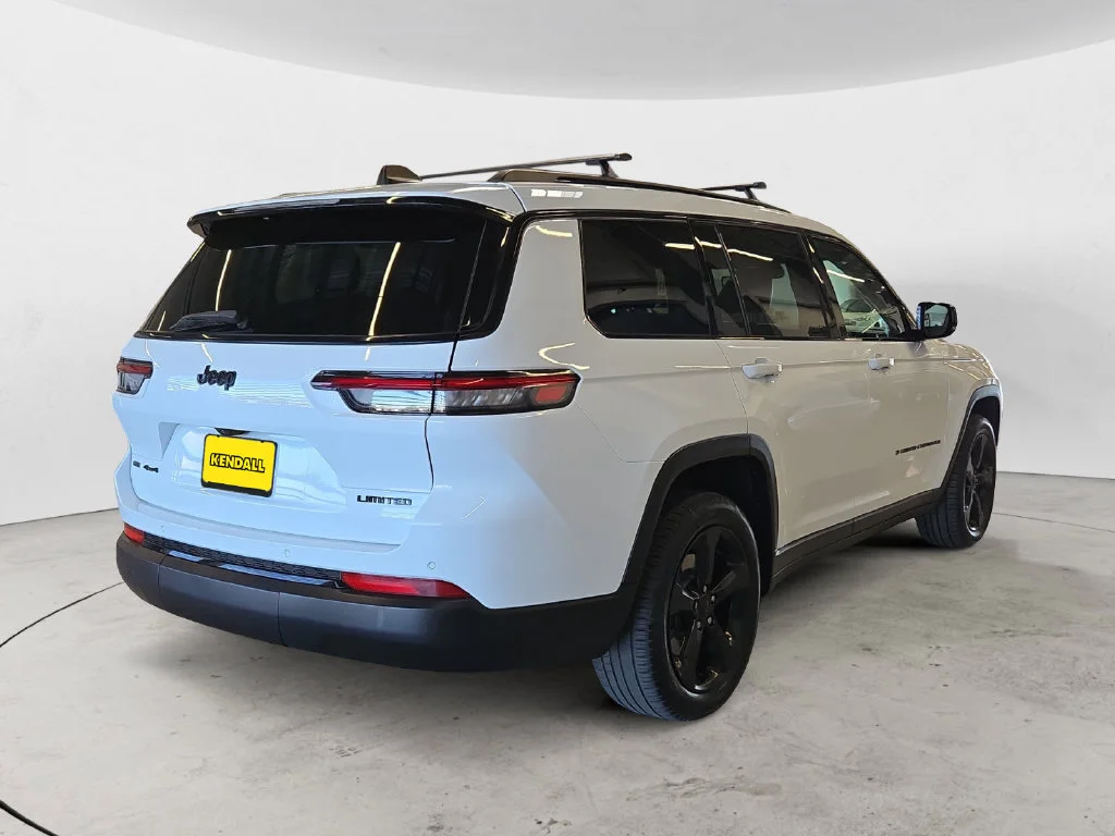 Used 2022 White Jeep Limited image 8