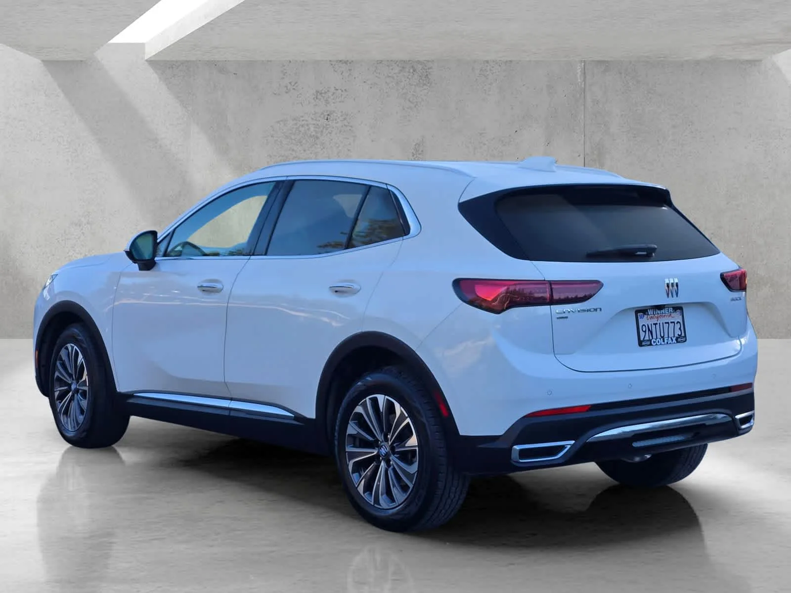 Used 2024 Summit White Buick Preferred image 6