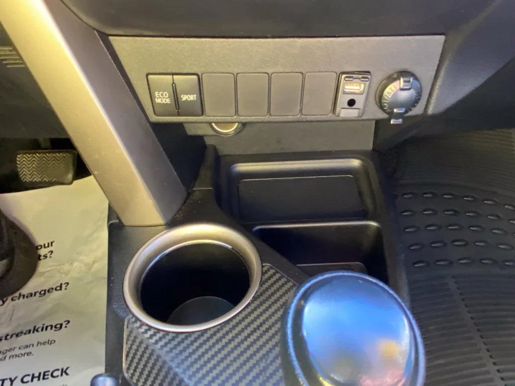 Used 2014 Gray Toyota XLE image 24