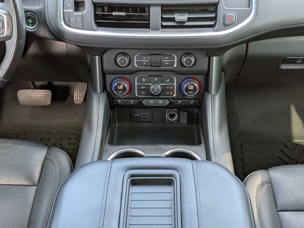 Used 2022 White Chevrolet Z71 image 20