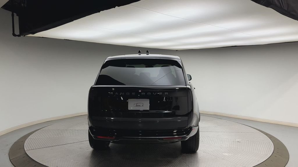 New 2026 Santorini Black Metallic Land Rover SE image 3
