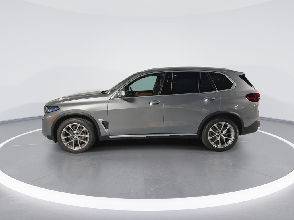 New 2026 Gray Metallic BMW xDrive40i image 5