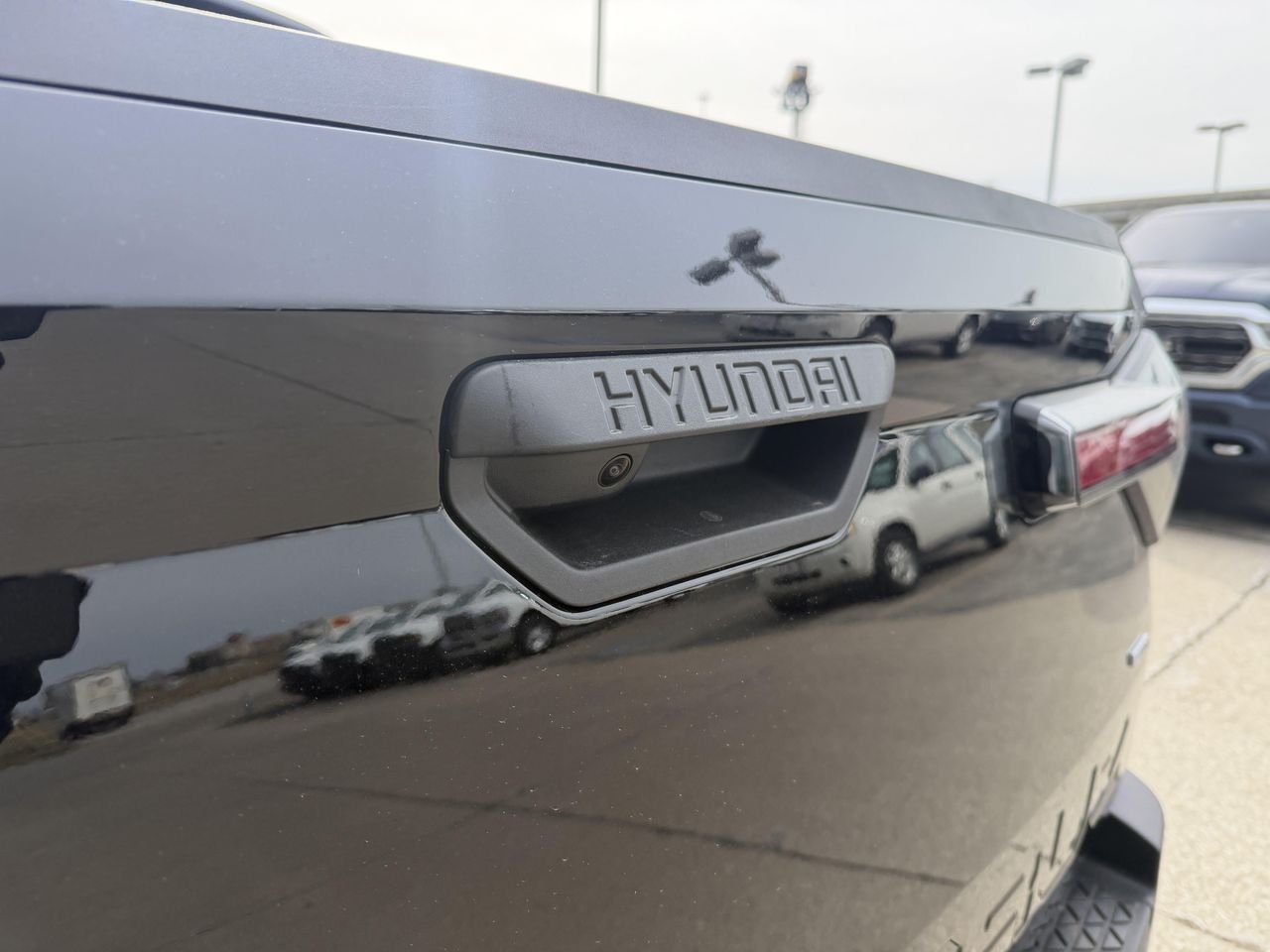 New 2026 Phantom Black Hyundai SEL AWD image 8
