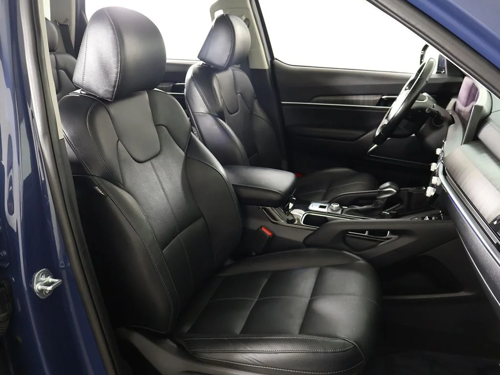 Used 2023 Black Kia SX image 36