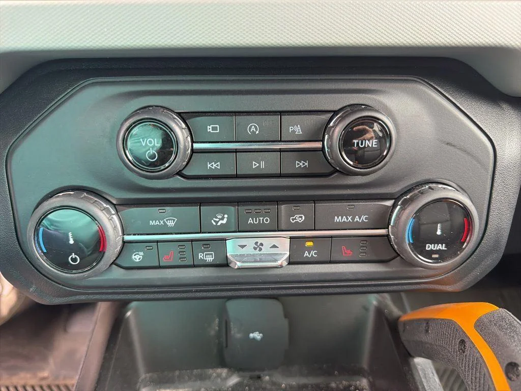 Used 2022 Shadow Black Ford Badlands image 6