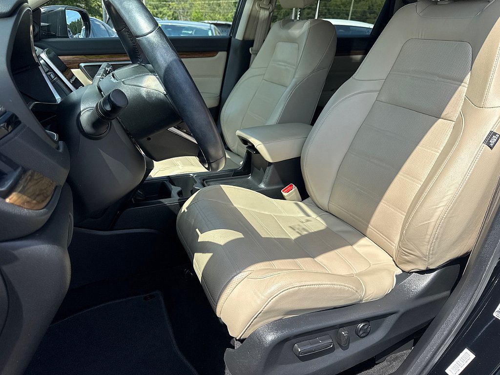 Used 2018 Crystal Black Pearl Honda EX-L image 13