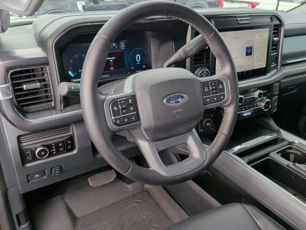 Used 2025 Agate Black Metallic Ford Lariat image 15