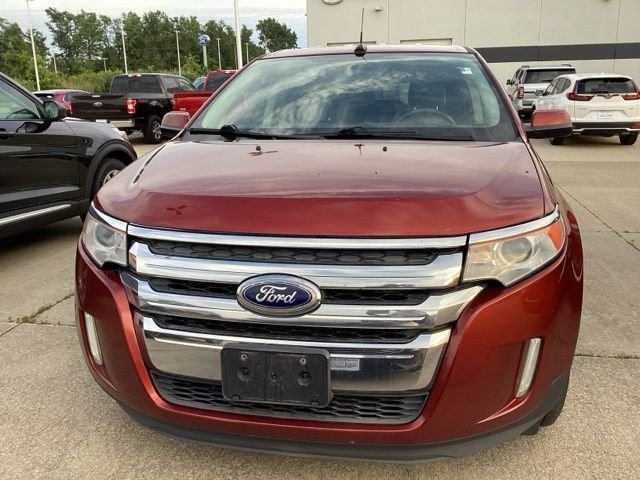 Used 2014  Ford SEL image 2