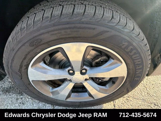Used 2019 Gray Jeep Limited image 10