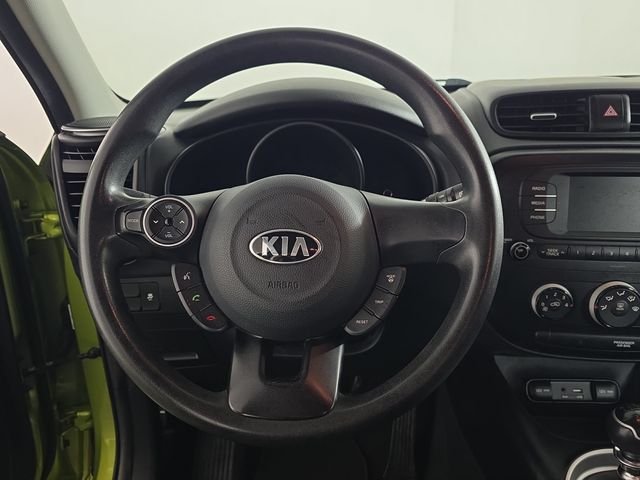 Used 2018 Green Kia Base image 12
