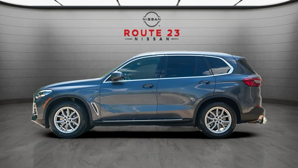 Used 2019 Gray BMW xDrive40i image 4