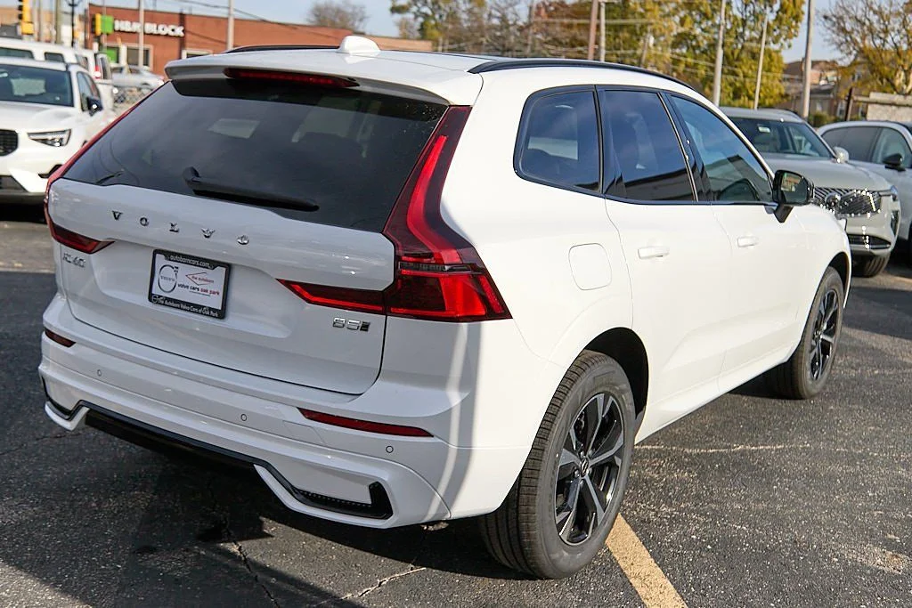 New 2026 Crystal White Volvo Core image 9