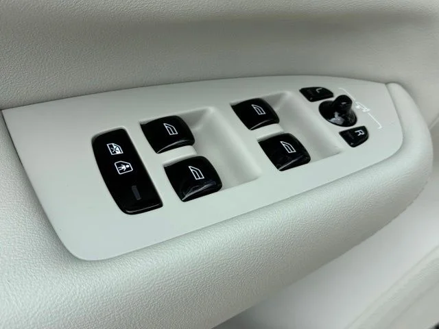 New 2026 Denim Blue Volvo Ultra image 22