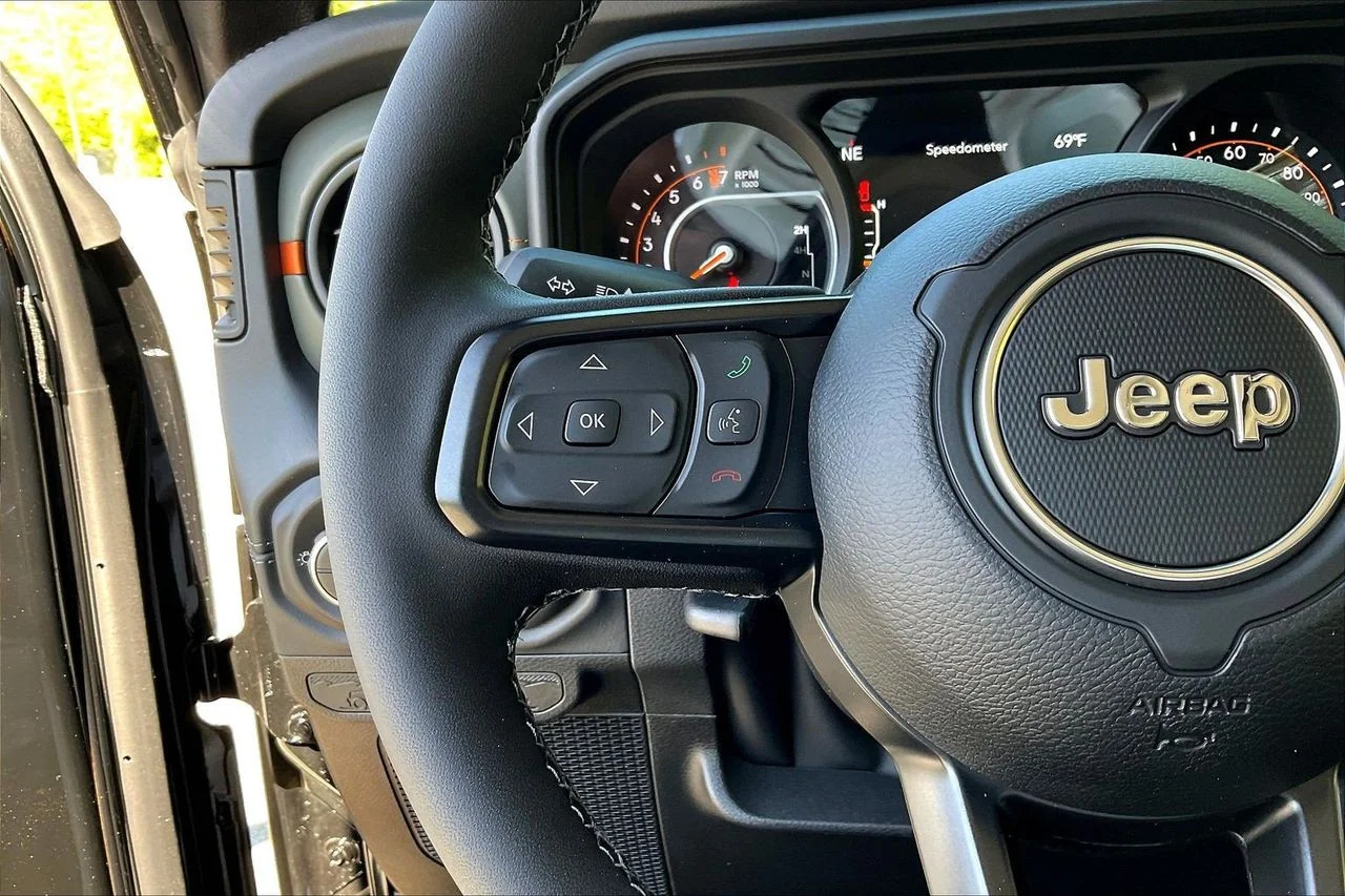New 2026 Black Clearcoat Jeep Mojave image 24