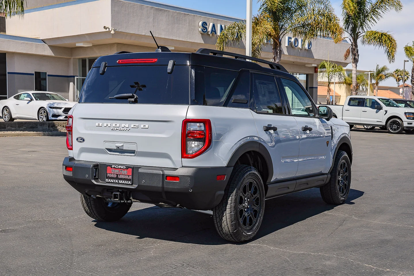New 2026 Space White Metallic Ford Badlands® image 4