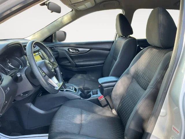Used 2018 Silver Nissan SV image 11
