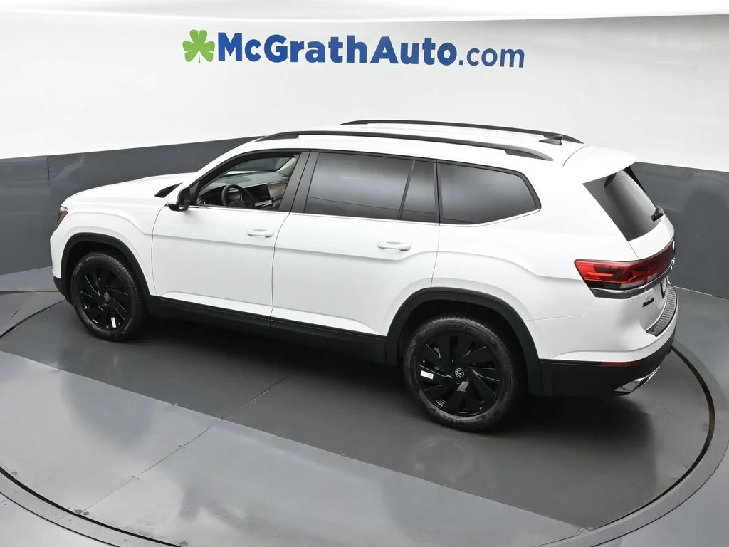 New 2026 Opal White Pearl Volkswagen 2.0T SE W/TECHNOLOGY image 28