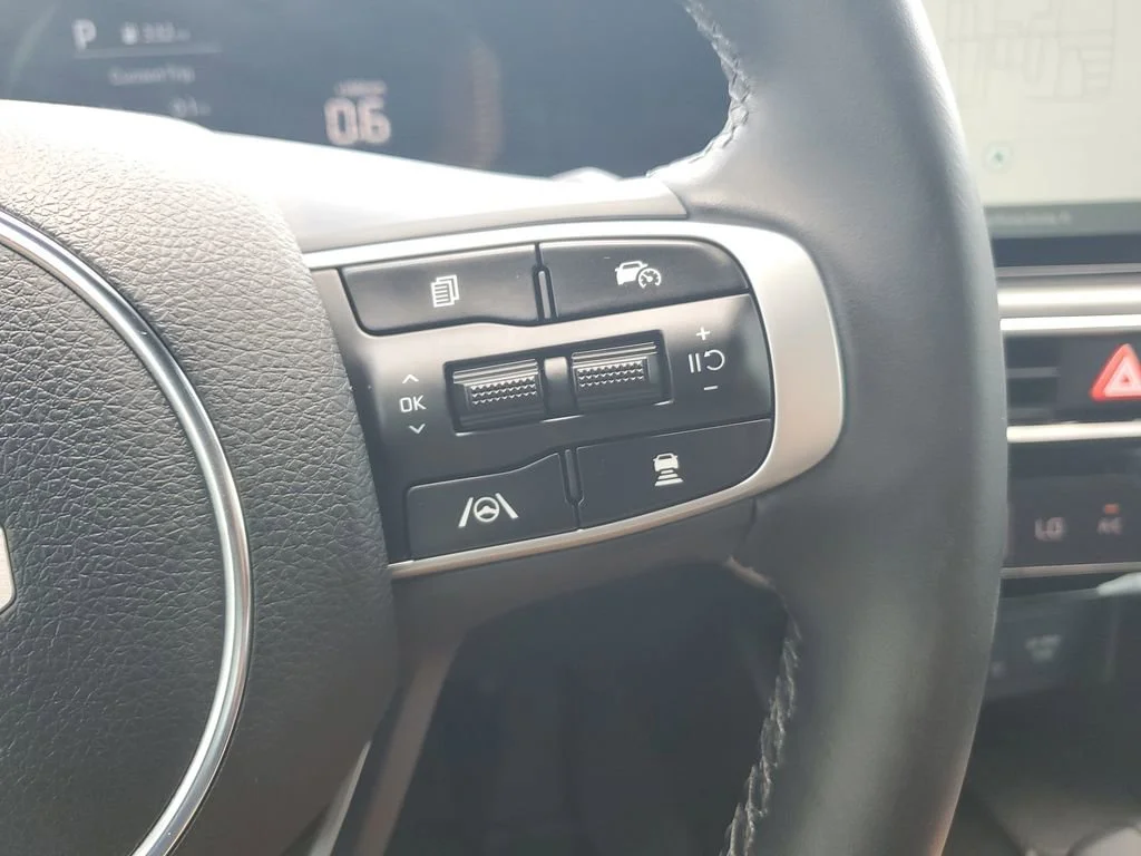Used 2026 White Kia GT-Line FWD image 22