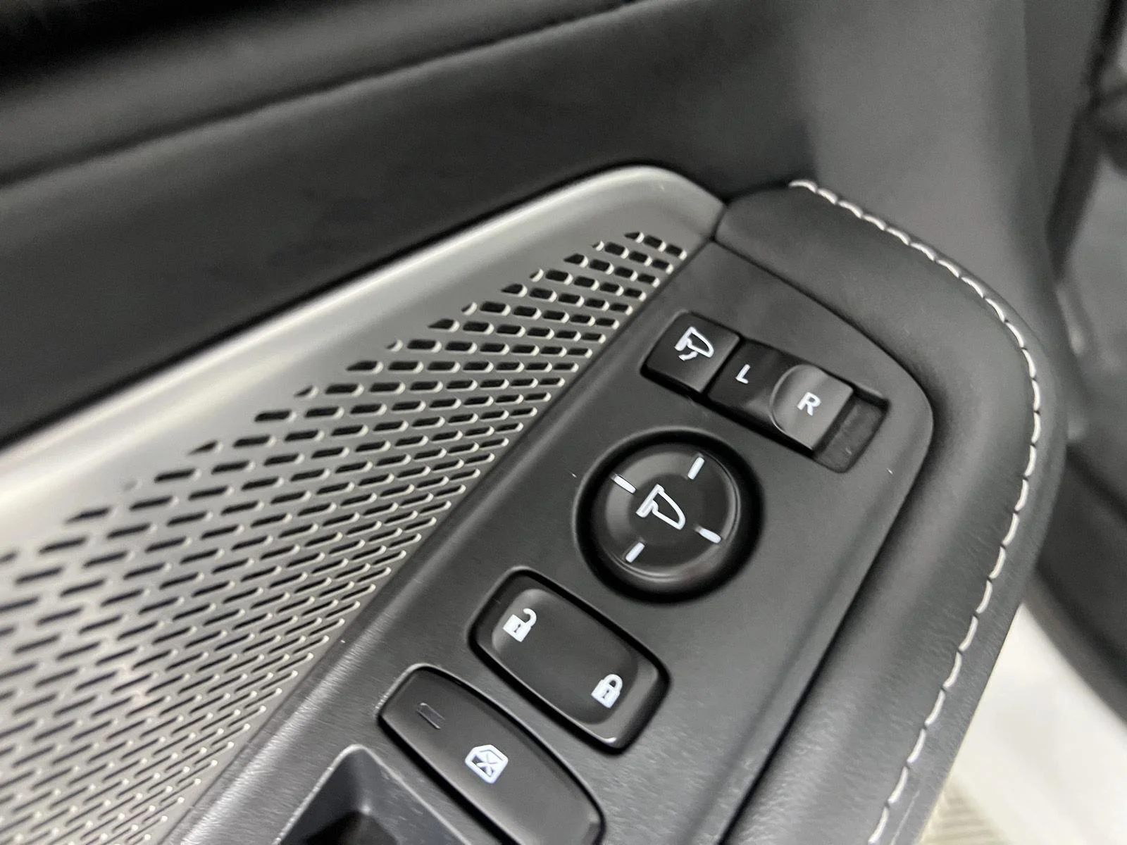 Used 2024 Platinum White Pearl Acura  image 15