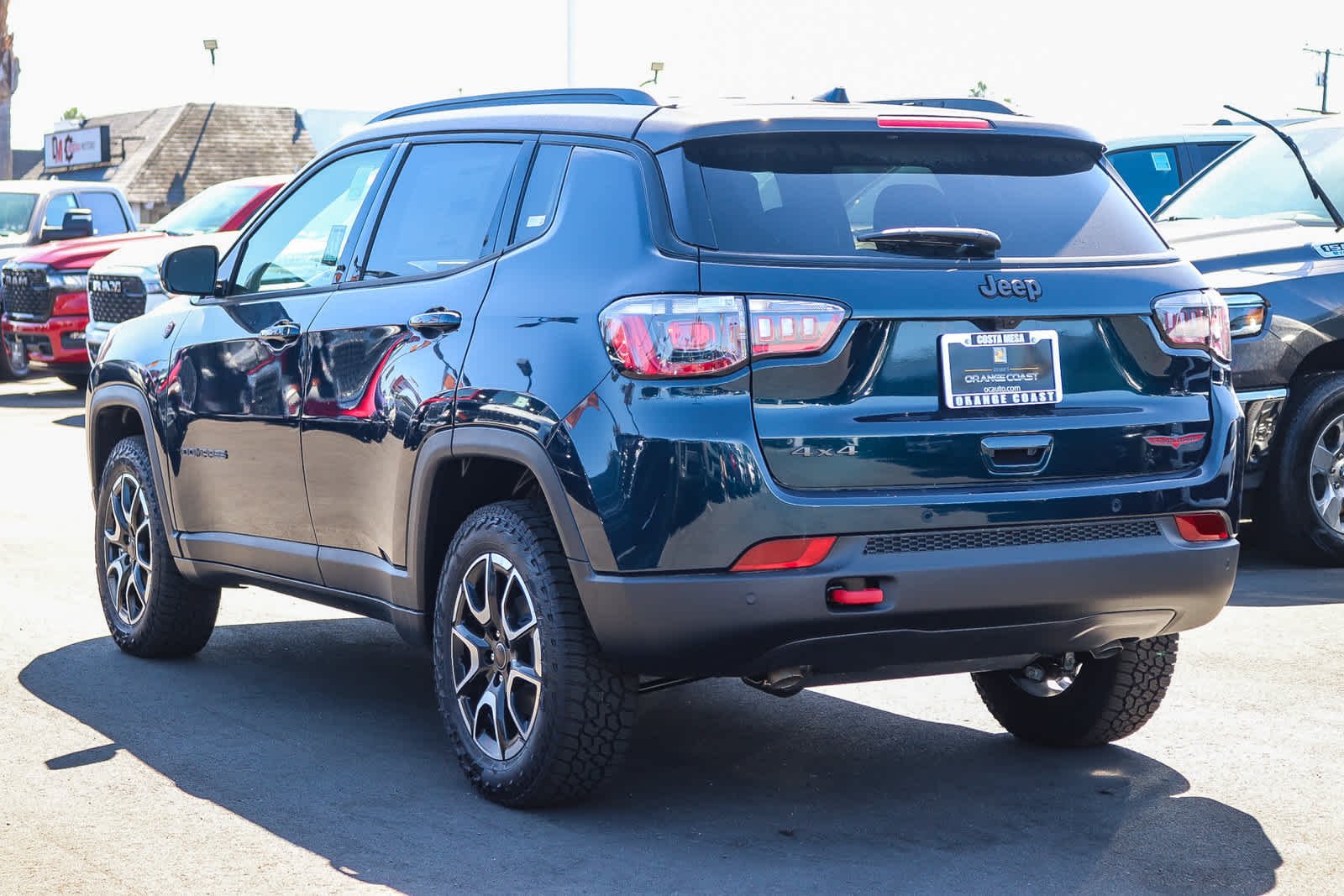 New 2026 Fathom Blue Pearl-Coat Exterior Paint Jeep Trailhawk image 6