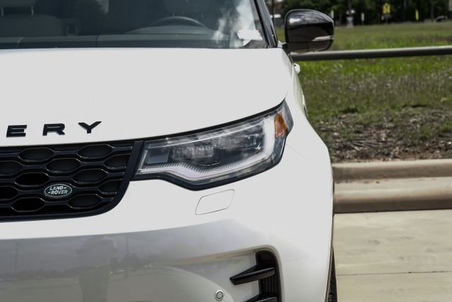 Used 2025 White Land Rover Dynamic SE image 63