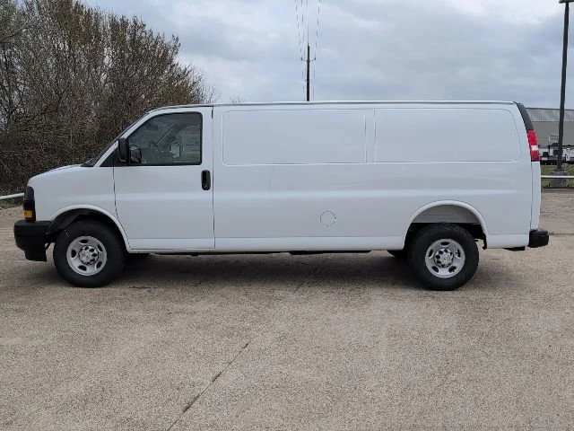 New 2026 Summit White Chevrolet 1WT image 14