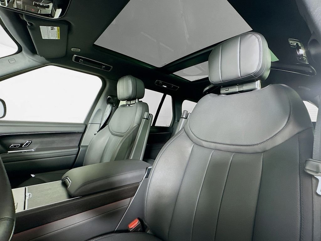 2026 Land Rover Range Rover SE - Photo 16