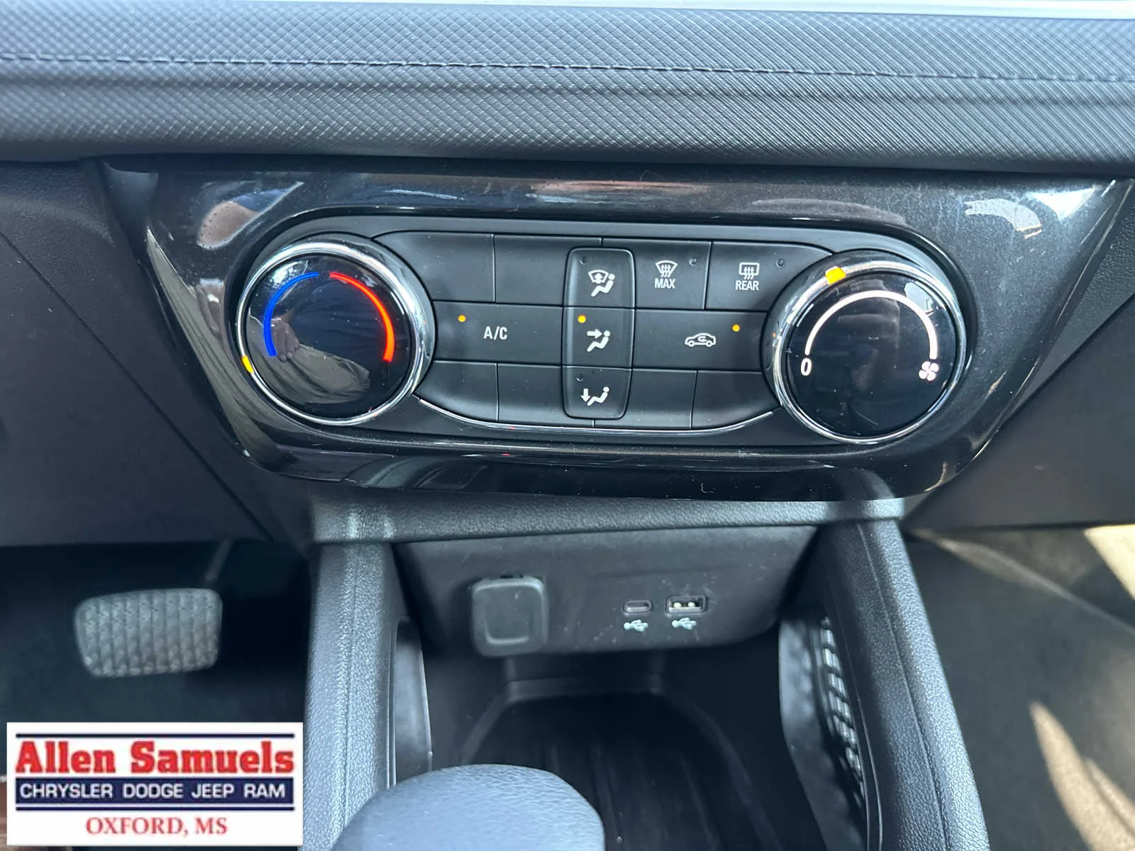 Used 2025 Mosaic Black Metallic Chevrolet LT image 25