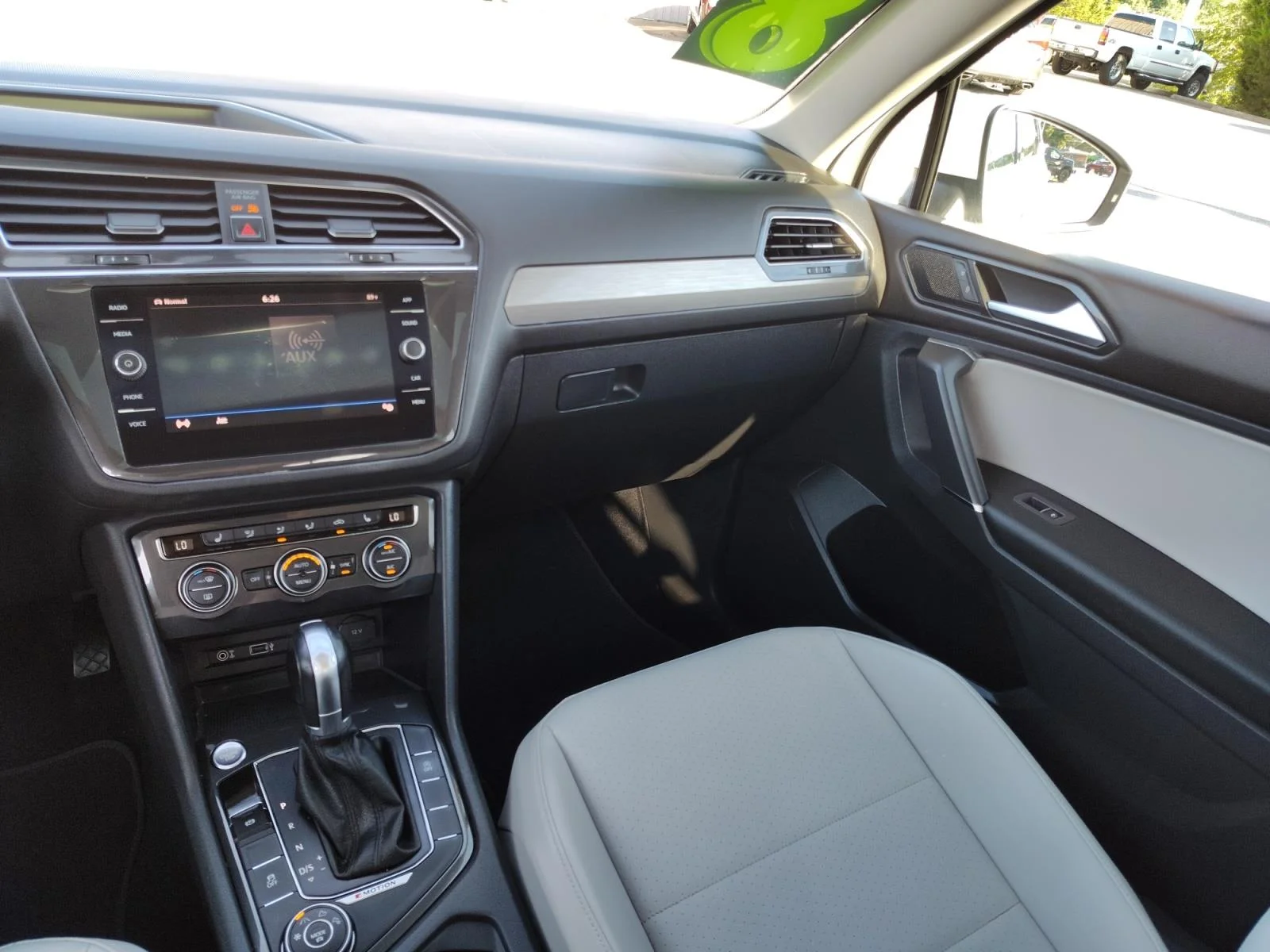 Used 2018 Pure White White Volkswagen  image 12