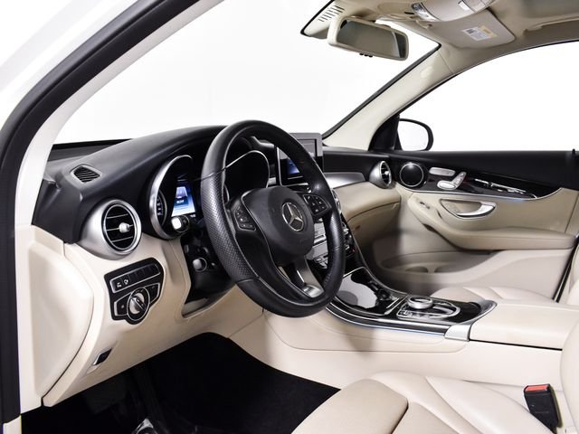 Used 2019 White Mercedes-Benz GLC 300 image 21