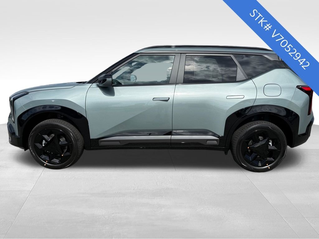 New 2027 Iceberg Green Kia X-Line S image 4