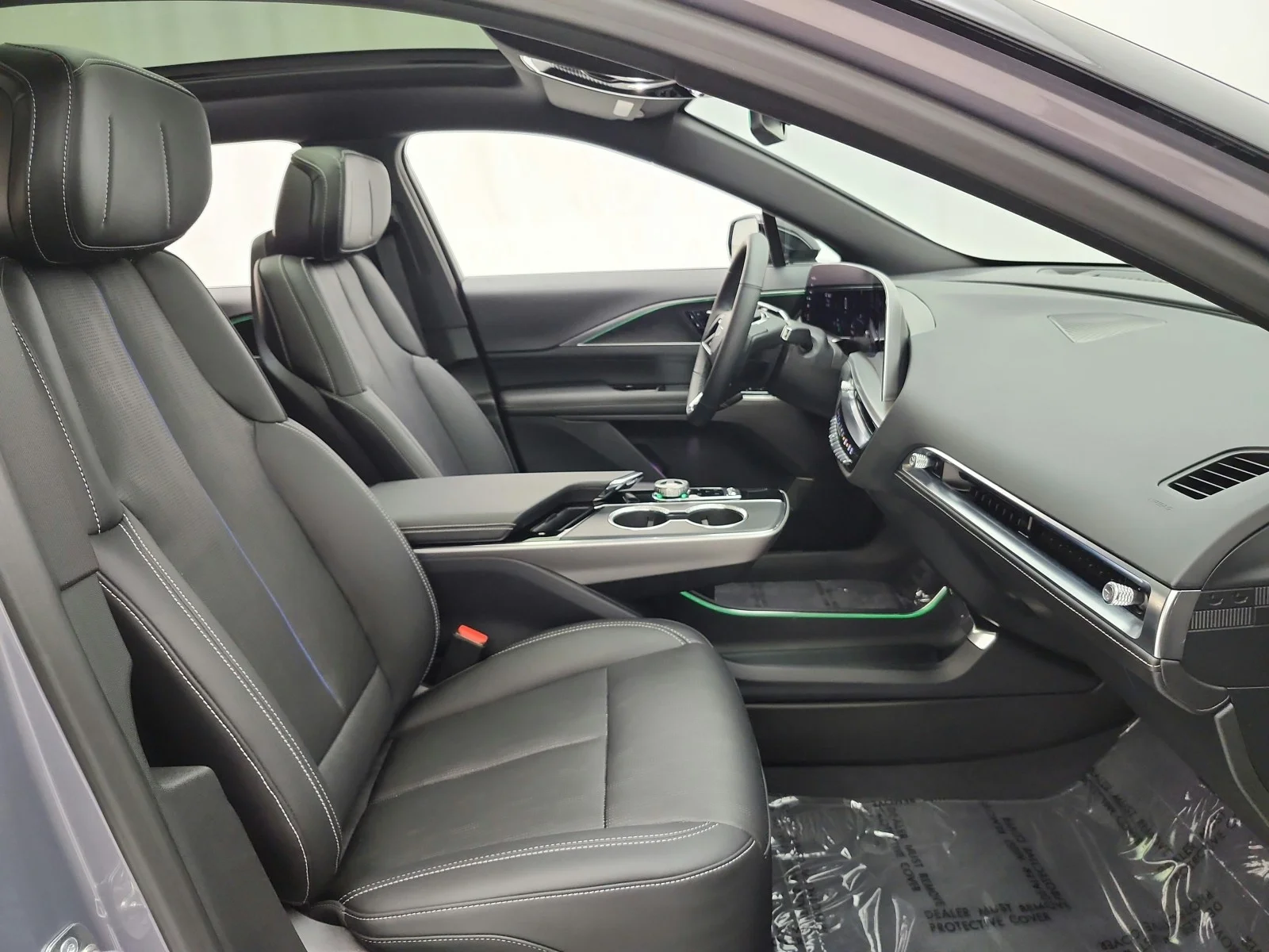 Used 2025 Celestial Metallic Cadillac 4dr Luxury w/1SC image 19