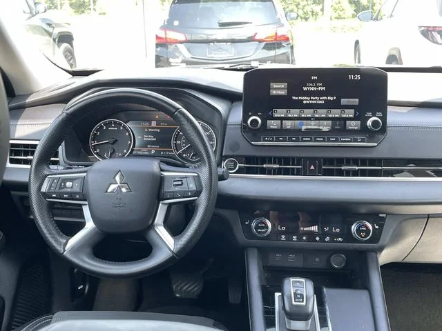 Used 2024 White Mitsubishi SE image 13