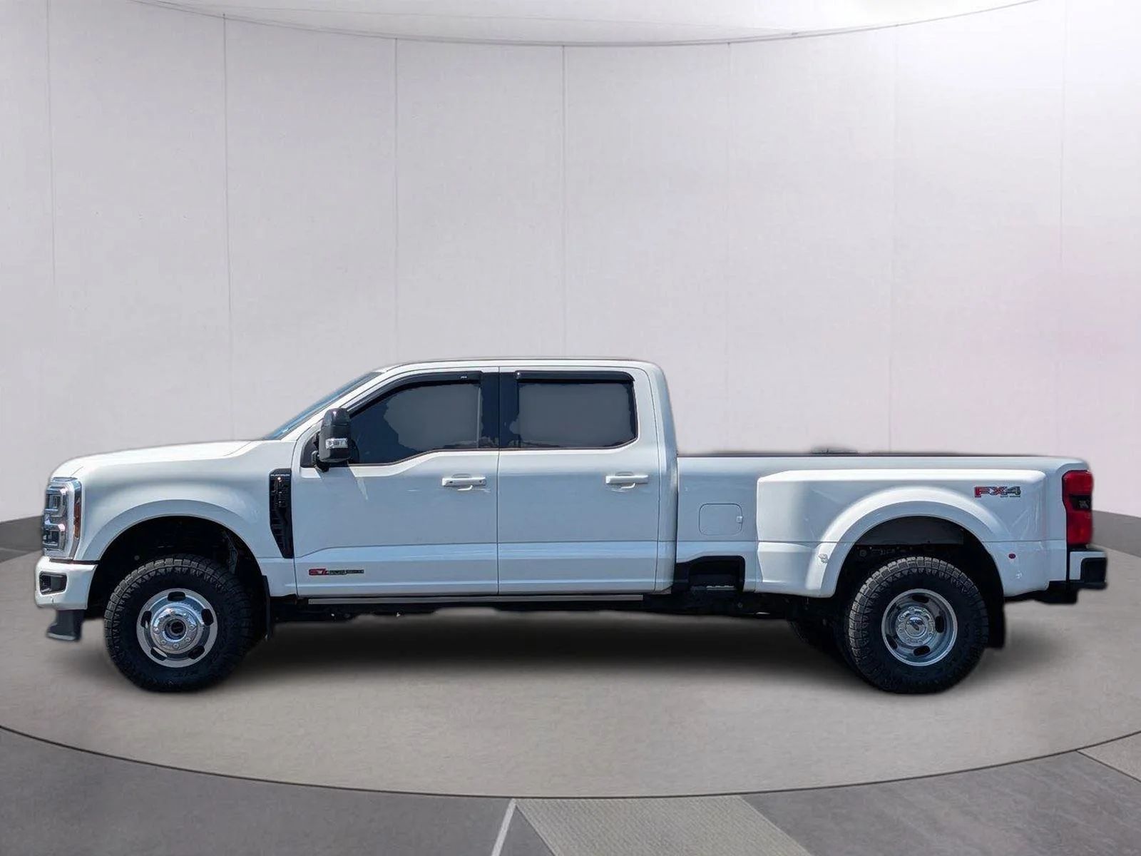 Used 2025 Star White Metallic Tri-Coat Ford Platinum image 2