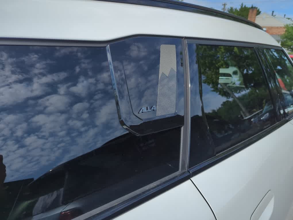 Used 2025 Nanuq White Metallic MINI S image 8