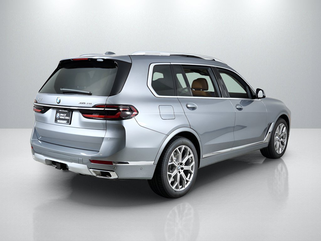 Used 2026 Skyscraper Grey Metallic BMW xDrive40i image 10