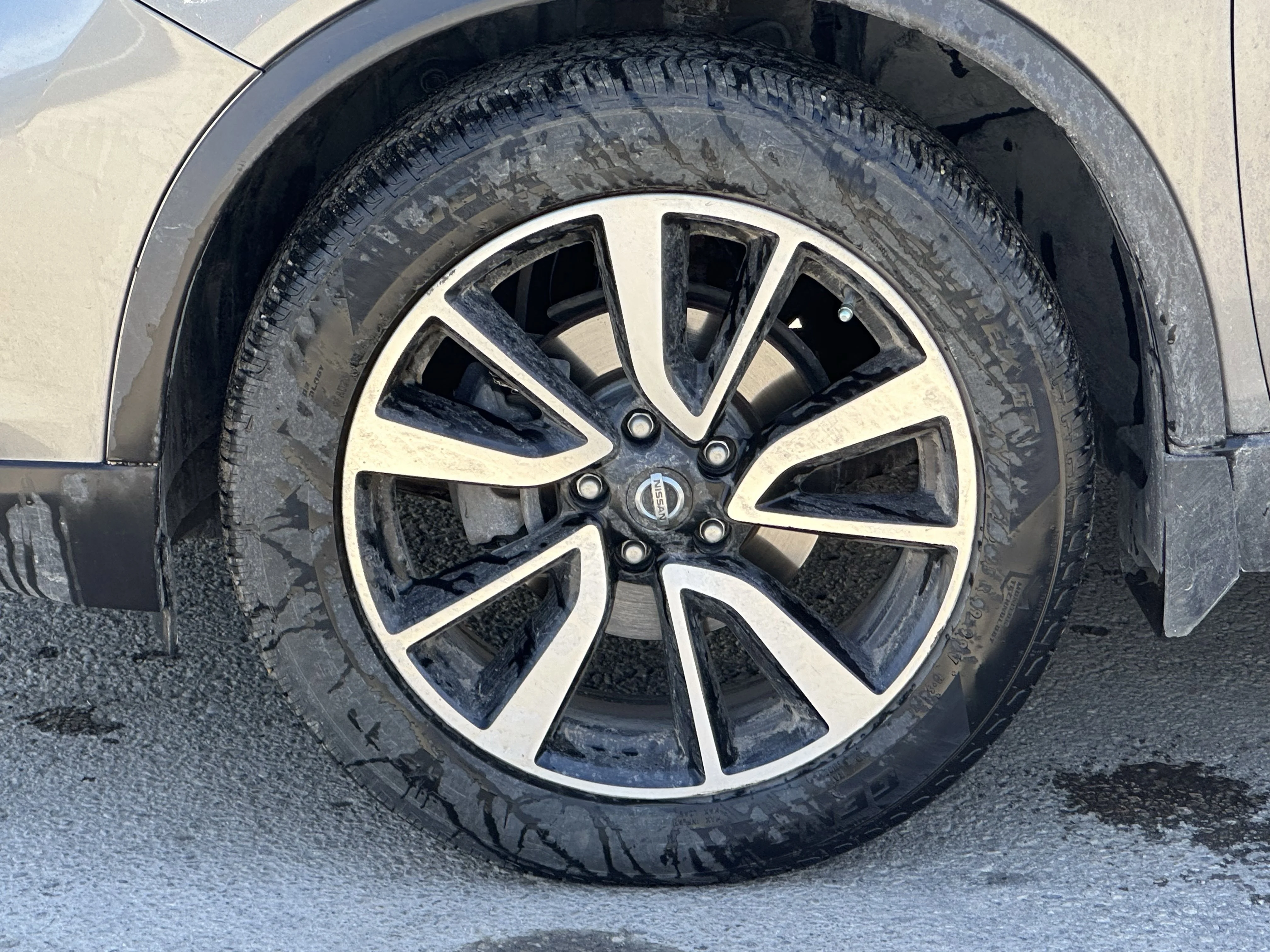 Used 2019 Black Nissan SL image 6