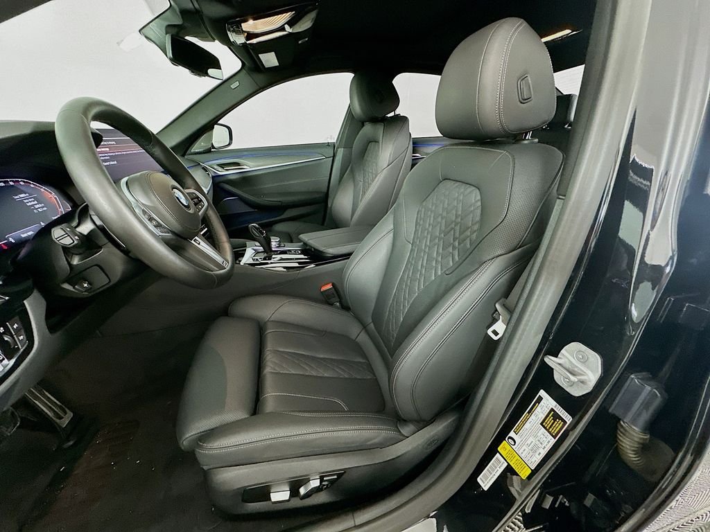 Used 2021 Black Sapphire Metallic BMW 540i image 21